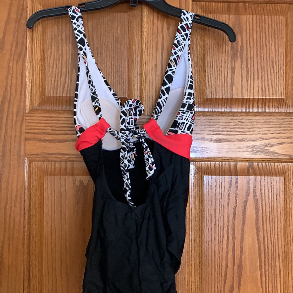 Bathing suit - Picture 2 of 3